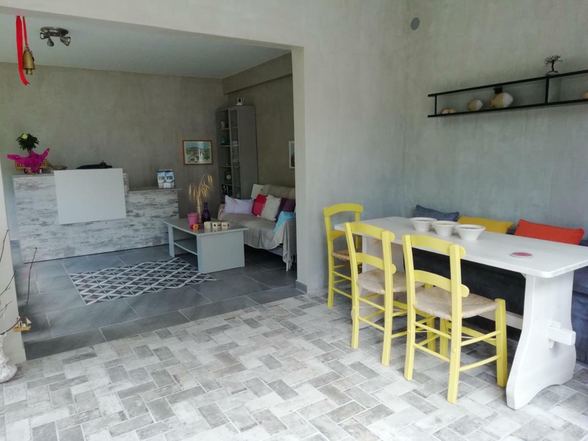Helena Apartments 파랄리아 판탈레이모노스 외부 사진