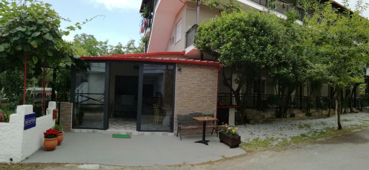 Helena Apartments 파랄리아 판탈레이모노스 외부 사진